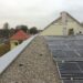 Photovoltaik auf dem Dach der Carderie. Solarpaneele wandeln die Energie des Lichts in elektrischen Strom um, der im Haus für die gesamte Elektroinstallation der Mieter, die Allgemeinbeleuchtung, die Haustechnik inklusive Geothermie-Wärmepumpen, die Regenwasser- und Lüftungstechnik genutzt wird. Foto: König