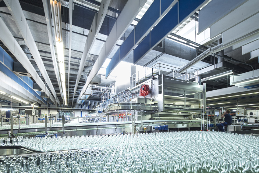 Das Familienunternehmen Staatlich Bad Meinberger produziert und vertreibt Mineralwässer und Erfrischungsgetränke in Horn-Bad Meinberg.