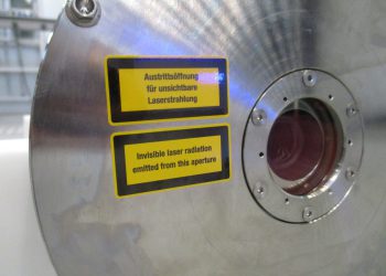 Auskoppelfenster für den Laserstrahl für eine Wassertiefe von bis zu 6000 m. Bild: LZH