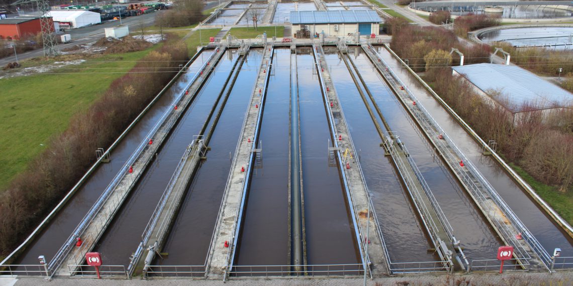 Der Anlagenbetreiber kann alle Getriebemotoren direkt vom Büro aus über das „Profinet-Bussystem“ steuern und überwachen. Bild: Bauer Gear Motor