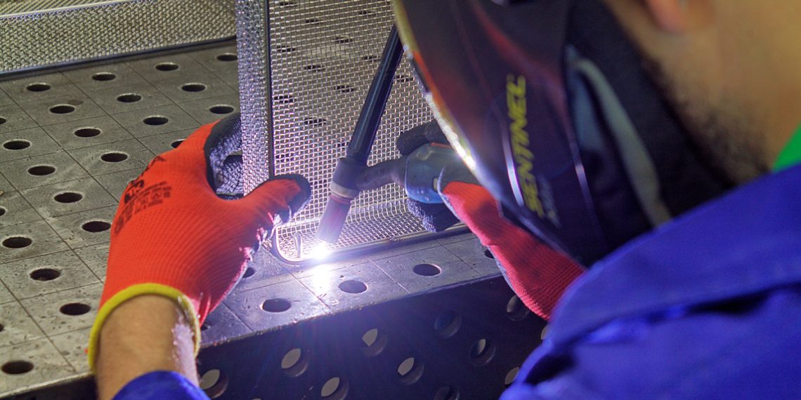 Werkstückträger und Reinigungskörbe in Stückzahl eins