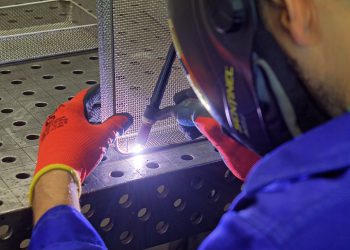 Werkstückträger und Reinigungskörbe in Stückzahl eins
