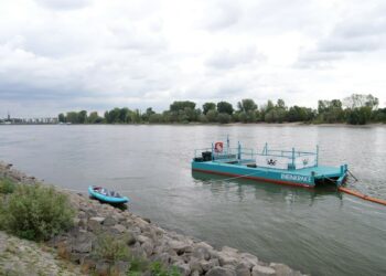 Kunststoffspezialist unterstützt schwimmende Müllfalle