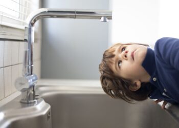 Wasserleitungen gegen Einfrieren schützen