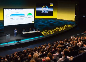 Die Viega-Fachsymposiumsreihe „Trinkwassergüte und Energieeffizienz – vernetzt durch digitale Prozesse“ zog diesmal mehr als 4.000 Fachplaner und planende Fachhandwerker an, hier in München.