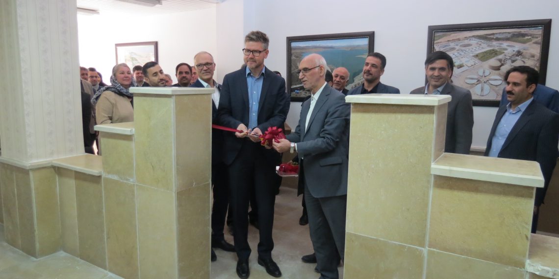 Eröffnung des Trainingszentrums durch Dr. Christian Alecke (BMBF) und Vizeminister Ali Akbar Mohajeri (Energieministerium Iran). Bild: IHEARI