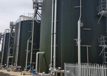 Nach knapp 60 Jahren im Einsatz ließ das Unternehmen Doosan Enpure seine Faultürme der Kläranlage Bellozanne auf der Insel Jersey 2015 modernisieren. (Bild: Landia)