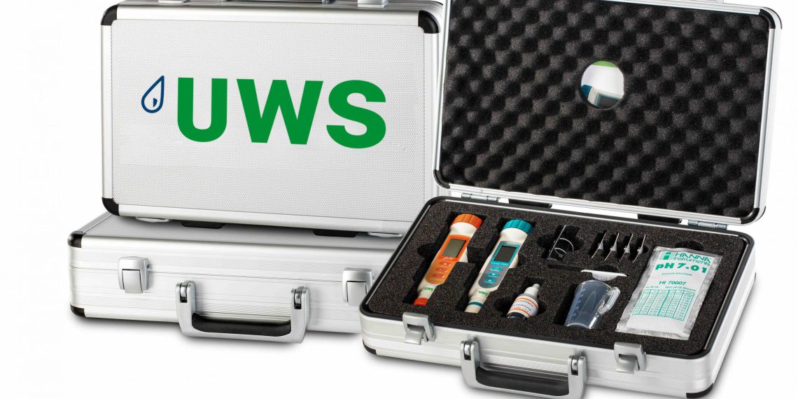 Professionelles Erscheinungsbild: SHK-Spezialisten mit mobiler Wasser- und Anlagenanalysetechnik im kompakten, robusten Koffersystem vom bwh. (Bild: Bwh Spezialkoffer