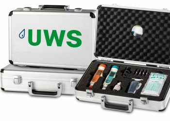 Professionelles Erscheinungsbild: SHK-Spezialisten mit mobiler Wasser- und Anlagenanalysetechnik im kompakten, robusten Koffersystem vom bwh. (Bild: Bwh Spezialkoffer