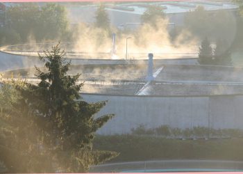 Die Kläranlage Böblingen-Sindelfingen im Morgennebel (Bild: Gert Schwentner)