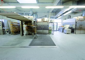 Aschl neue Bodenwanne zur Flächenentwässerung mit großem Schmutzfang.