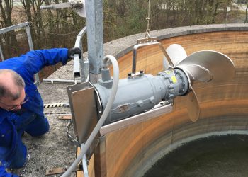 Die relativ niedrige Drehzahl der POP-I-Anlagen von 300 U/min ist angepasst an die Zähigkeit des Schlamms in den Faulsilos, wo der bei der Klärung des Wassers anfallende Schlamm gesammelt und weiter verarbeitet wird. (Bild: Landia)