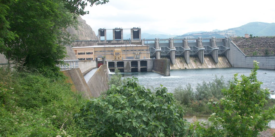 Staudämme sind ein häufiges Element in Wasser-transfer-Megaprojekten und können die umgebenden Ökosysteme nachhaltig beeinträchtigen. Bild: Jörn Gessner, IGB