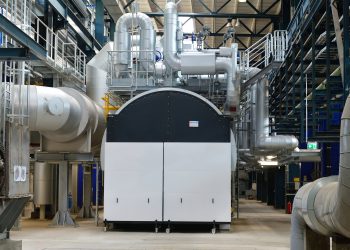 Drei Doppelflammrohr-Kessel speisen je nach Bedarf bis zu 100.000 Kilowatt in das Fernwärmenetz ein. Bild: Viessmann