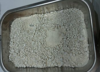 Recyceltes Phosphat aus Klärschlammasche, gewonnen mit dem P-bac-Verfahren. (Bild: Fraunhofer IWKS)