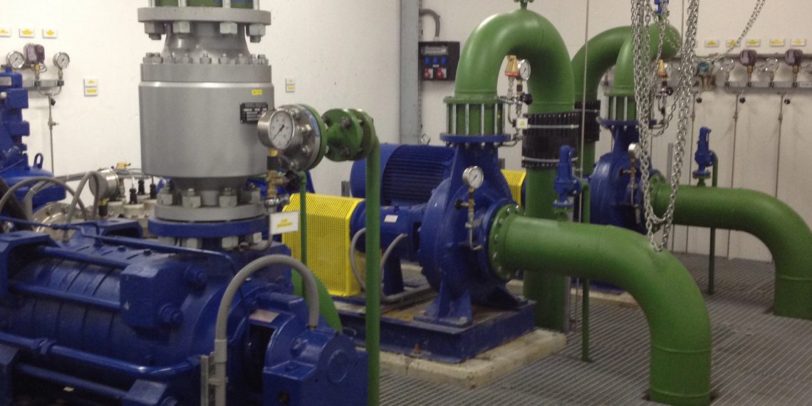 Im Skigebiet Sölden versorgt eine Pumpstation auf 2602 mSH (Fördermenge bis 300 m³/h, Förderhöhe bis 850 mWS) mit Mehrstufenpumpen, Spiralgehäusepumpen und UV-Desinfektionsanlagen von Xylem die Anlage mit dem nötigen Wasser zur Schneeerzeugung. Bild: Xylem