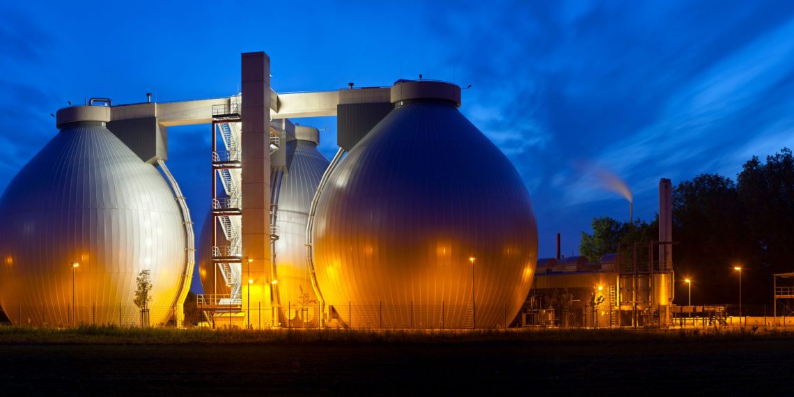 Pflicht zur Rückgewinnung von Phosphor aus Klärschlamm: Viele Kläranlagen suchen geeignete Verfahren. (Bild: Fritzmeier Umwelttechnik/Shutterstock)