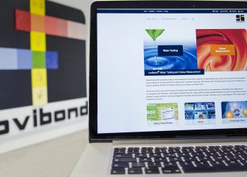 Auch digital setzt Tintometer einen neuen Meilenstein in der Wasseranalytik und Farbmessung