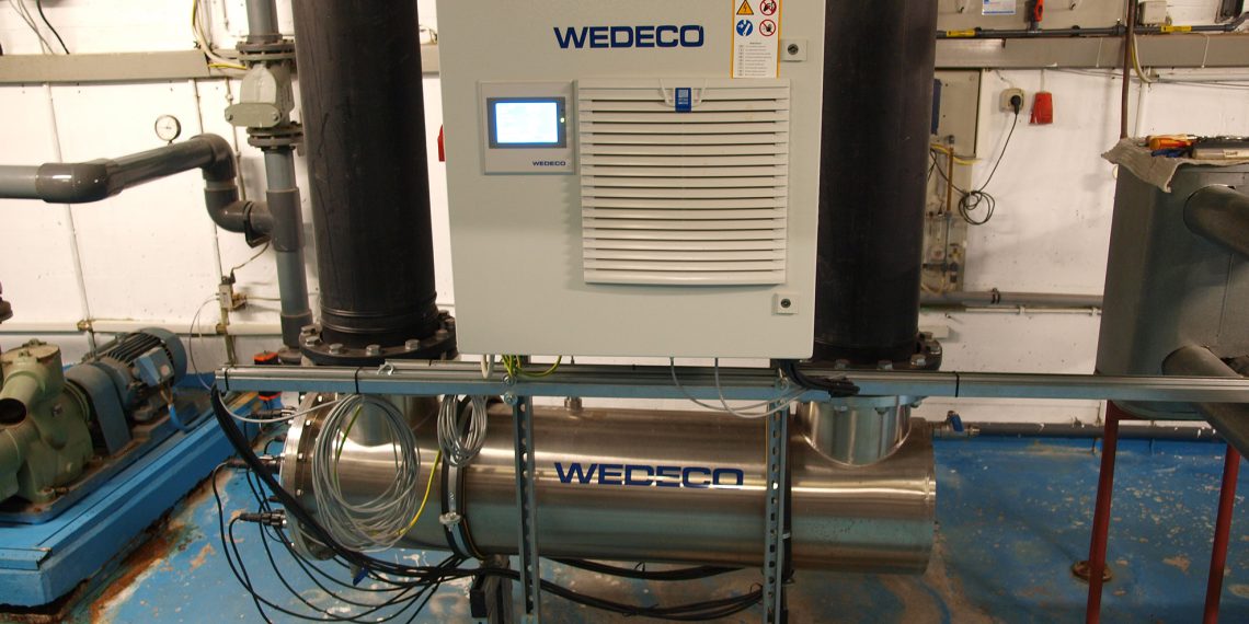 Schnell und effektiv: Die Niederdruck-Anlage von Wedeco kann in den bereits bestehenden Wasserumwälz-Prozess eingebunden werden. (Bild: Xylem)